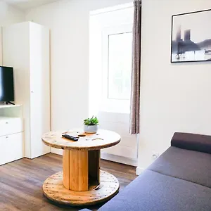 Les Propres Et Equipes Apartment